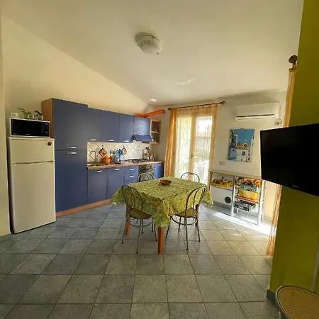 La Pavoncella Apartment *